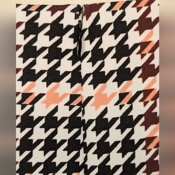 Shelby & Palmer Chic Houndstooth Dress in Pink and Black - Picture 3 of 7